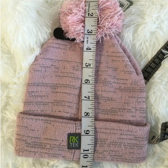 Igloos RK Tek Woman’s reflective Pom hat one size fits most pale orchid - Picture 8 of 14